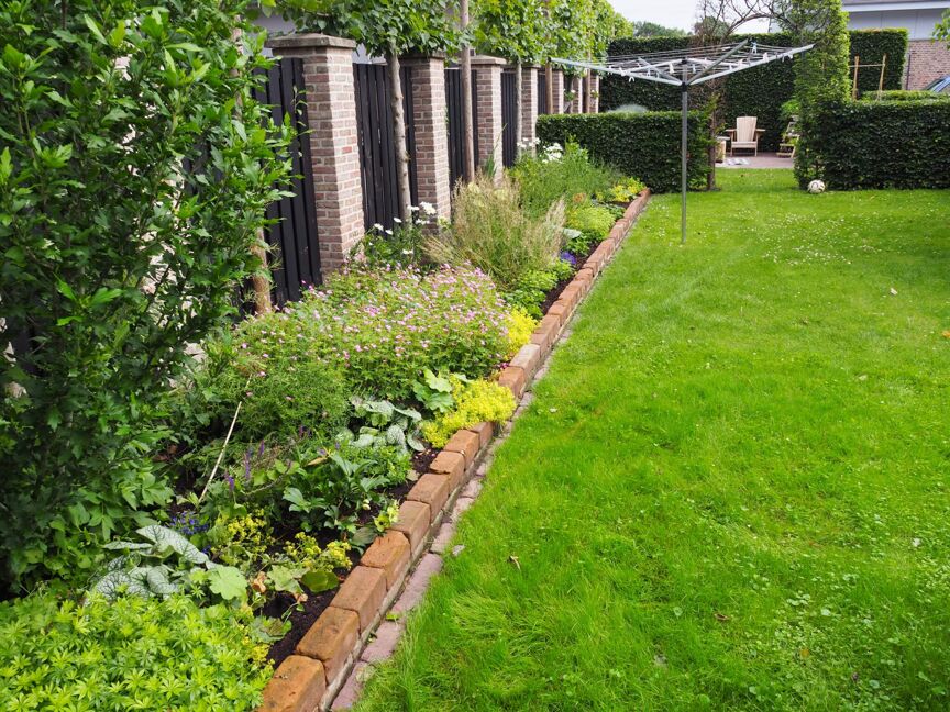 Vaste-planten-border-2048x1536